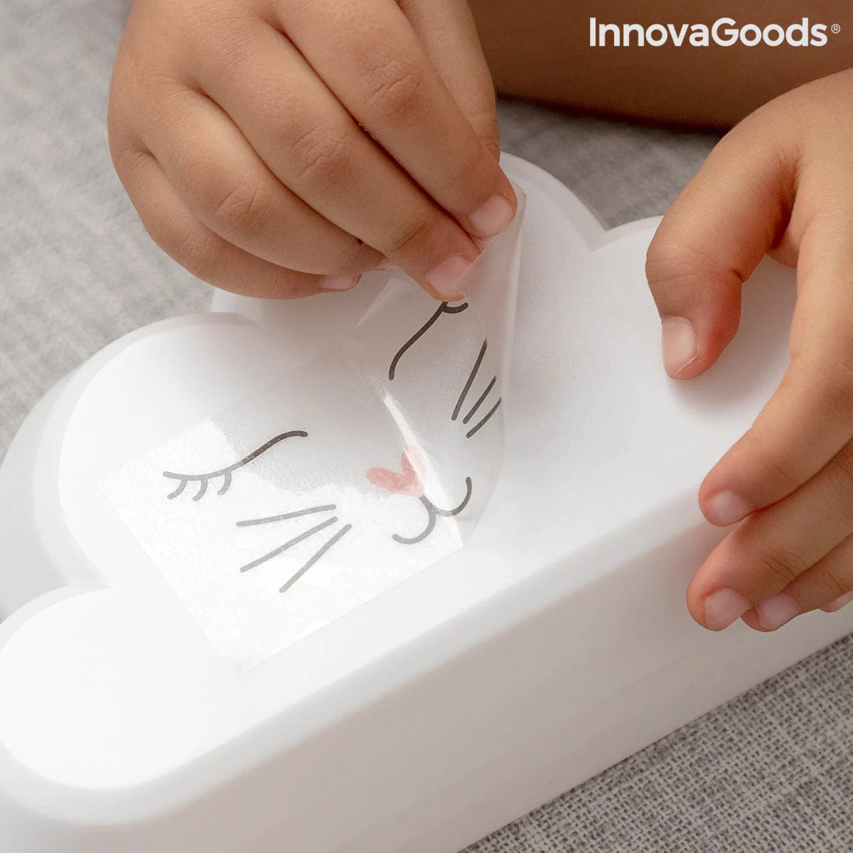 InnovaGoods Spielzeug | Kostüme > Babys und Kinder > Schlafenszeit Lampe mit Regenbogenprojektor und Aufklebern Claibow InnovaGoods